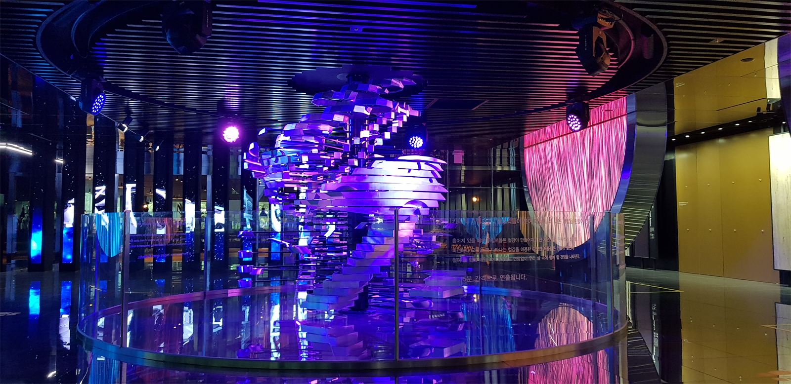 Kinetic Steel (포스코 360° 회전 스틸) on-site photo 3